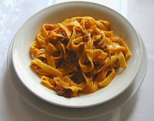Fettuccine al ragù bolognese